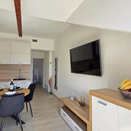 Apartment Penthouse Dijana - One Bedroom With Terrace